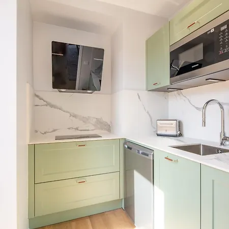 La Guitare 33 - Nice And Spacious 1br In Center Of Cannes, Right Behind Grand Cannes
